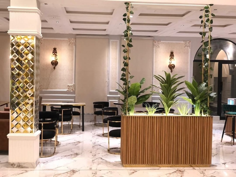 Grand Shalimar Hotel 6/47