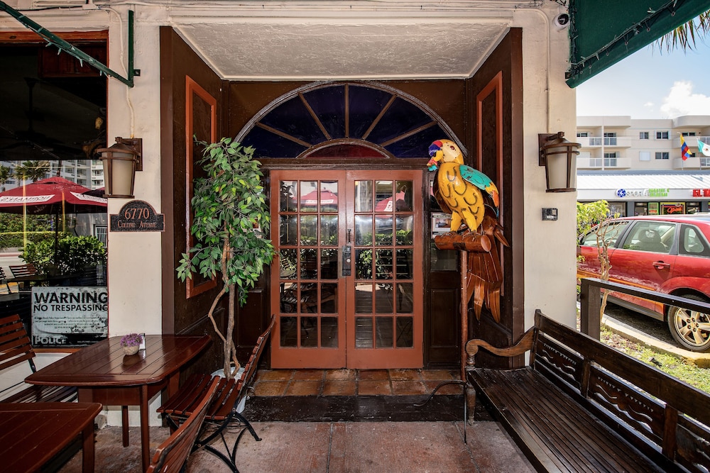 Norman's Hotel And Dining 40/62