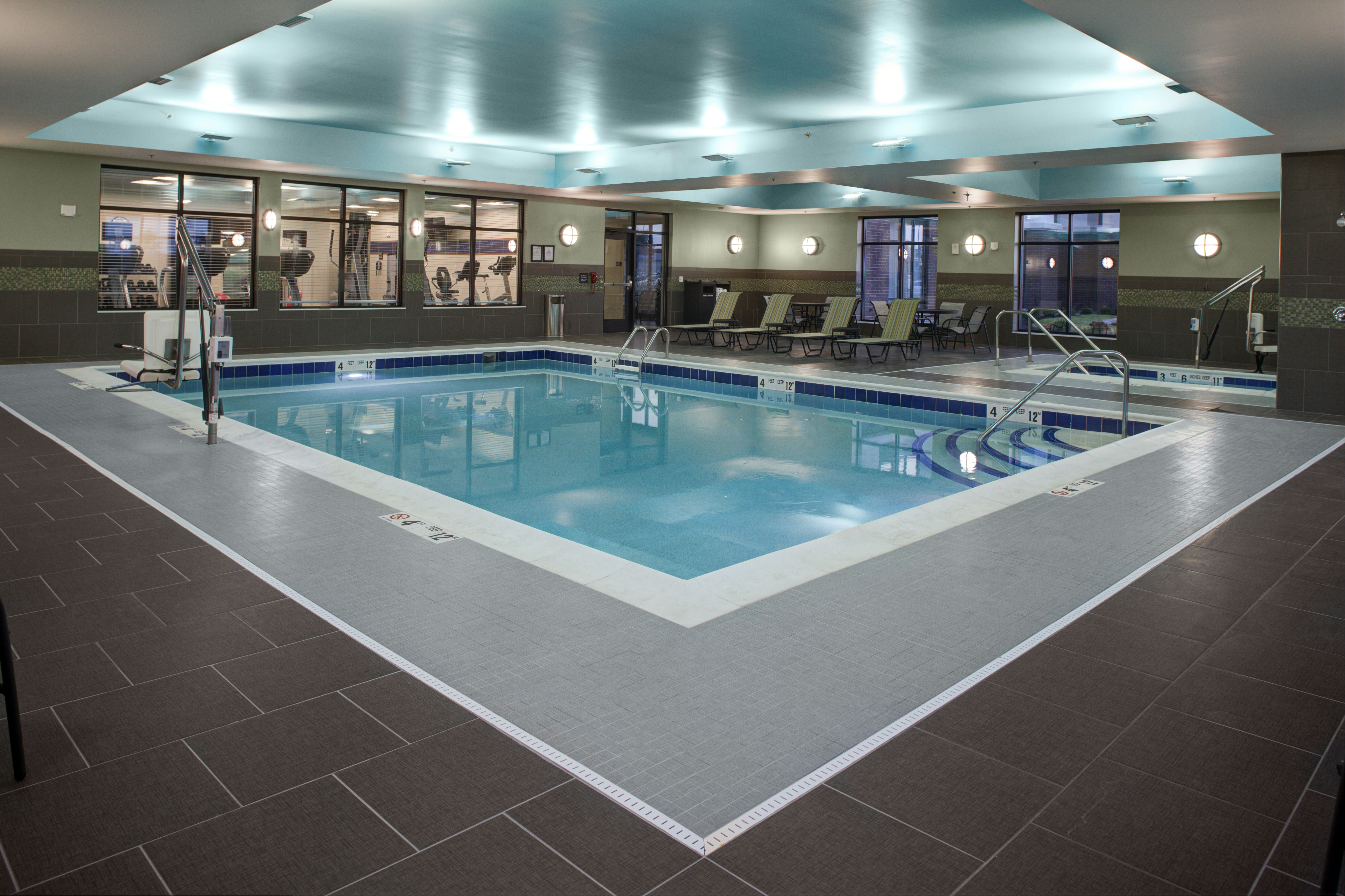 Hampton Inn Suites Syracuse North Airport Area 35/64