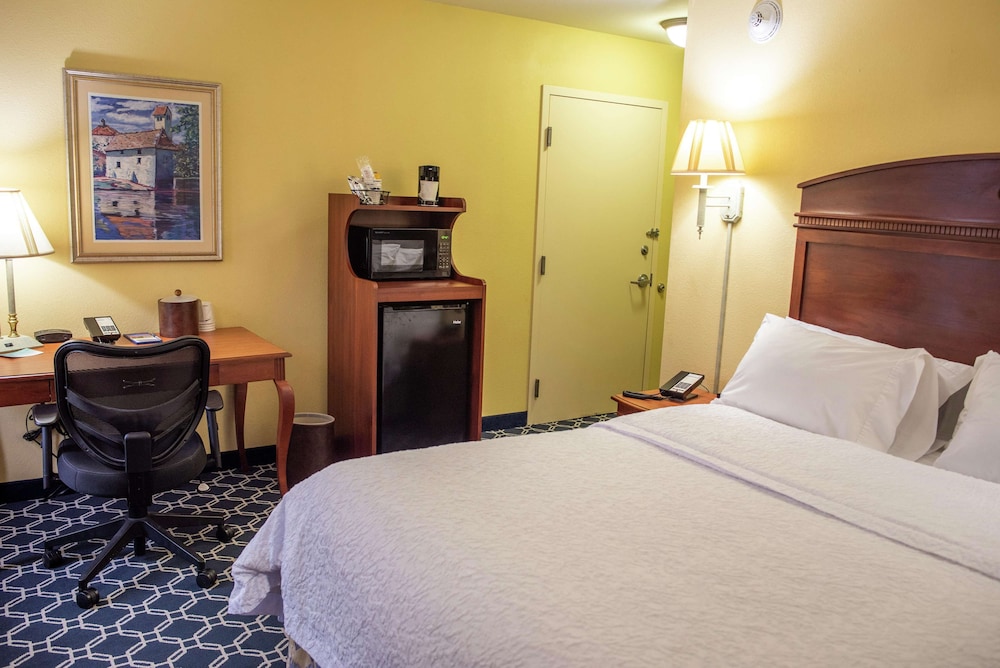 Hampton Inn Lebanon, KY 14/50