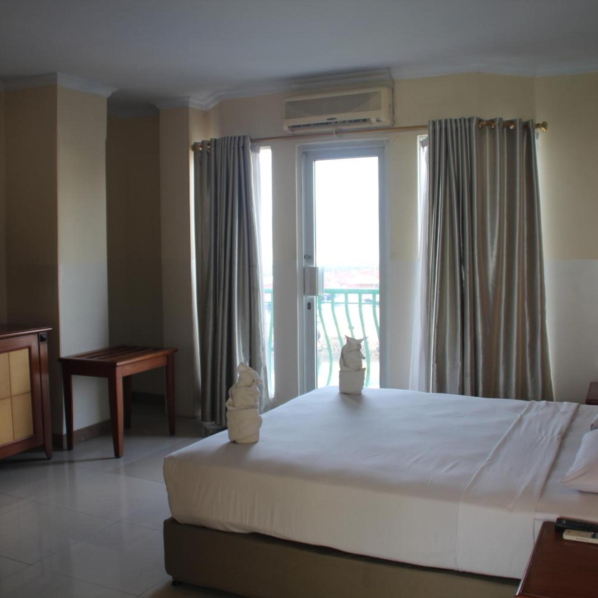 Hotel Celebes 13/56