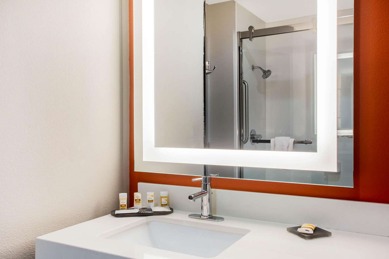 La Quinta Inn Suites By Wyndham Pittsburg 48/51