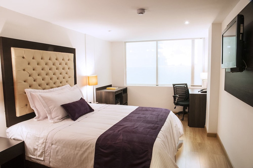 Superior, Queen Bed