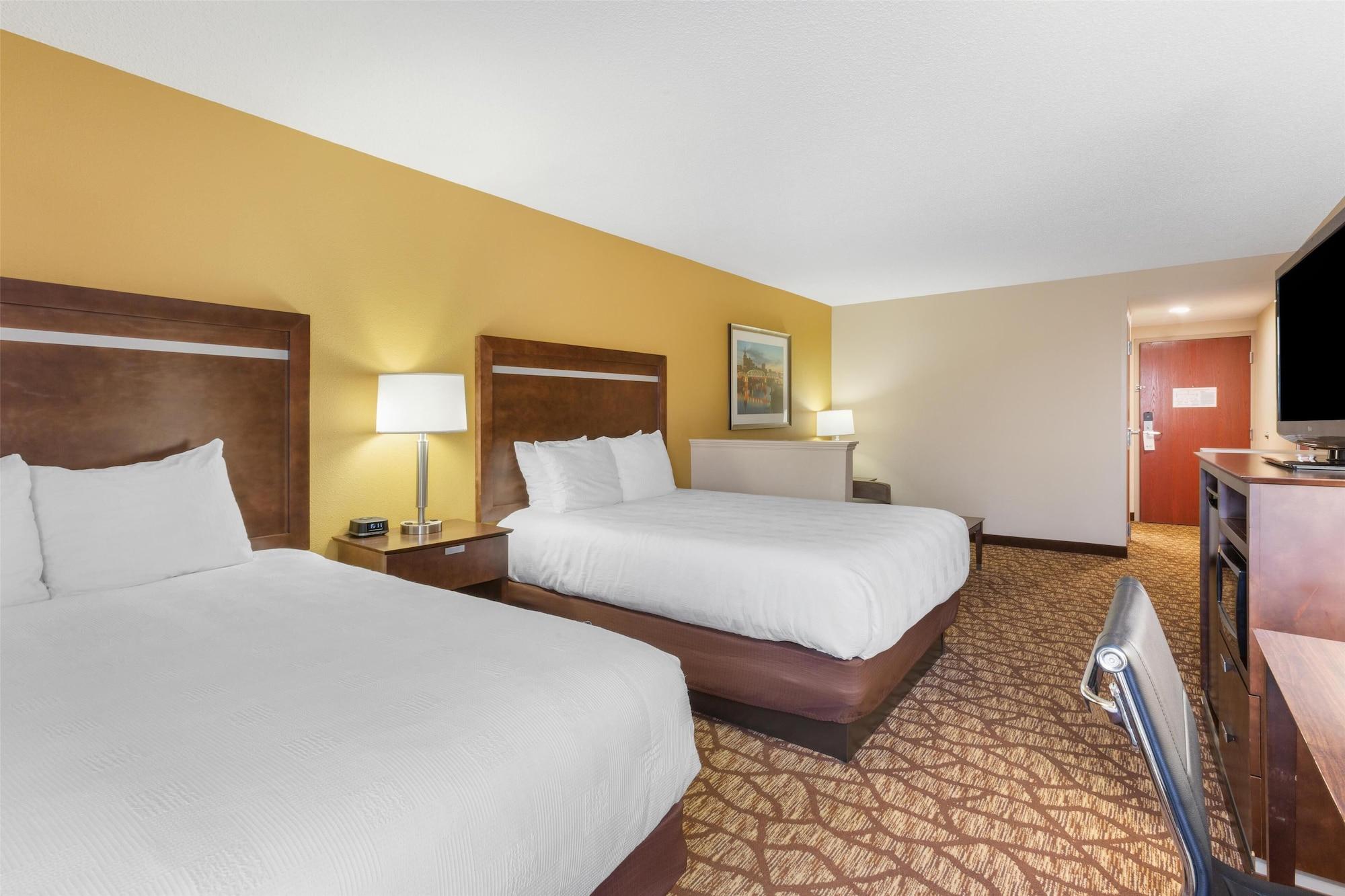 Suite, Multiple Beds, Sofa