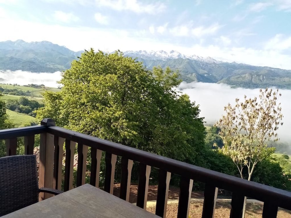 Hotel Cerro La Nina 38/54