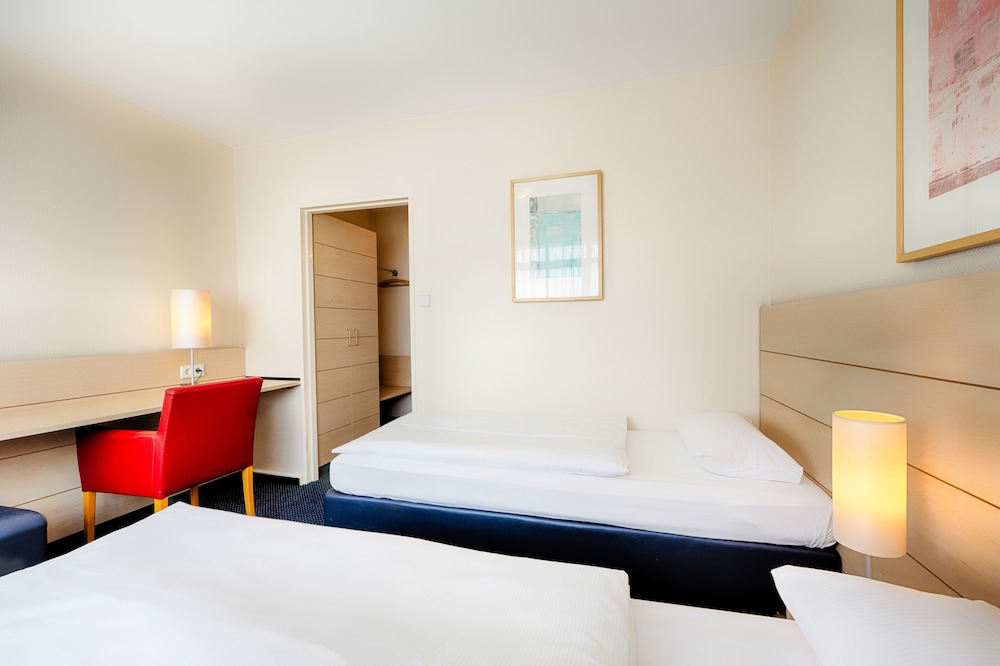 STANDARD, DOUBLE OR TWIN BED