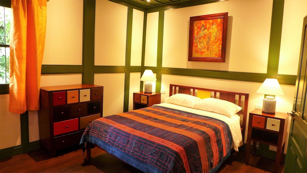 3 BEDROOMS, TRADITIONAL, HOUSE