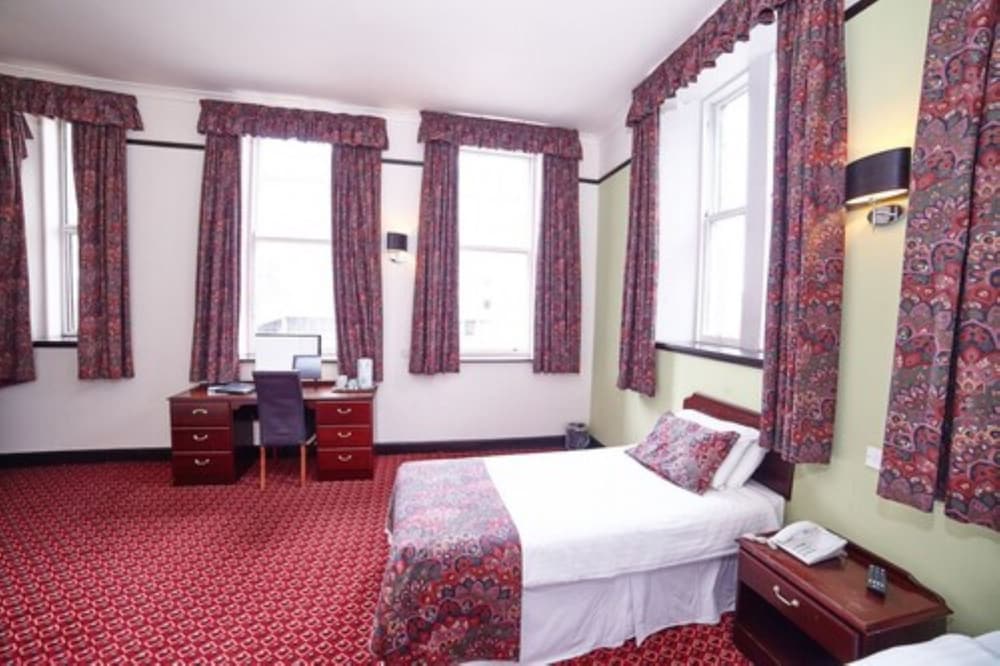 Station Hotel Aberdeen 35/67