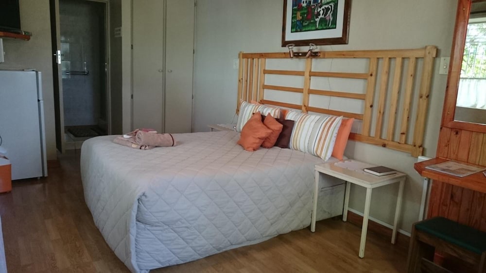 Ladybrand Guest House 10/50