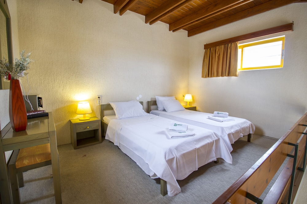 Lycasti Maisonettes 8/41