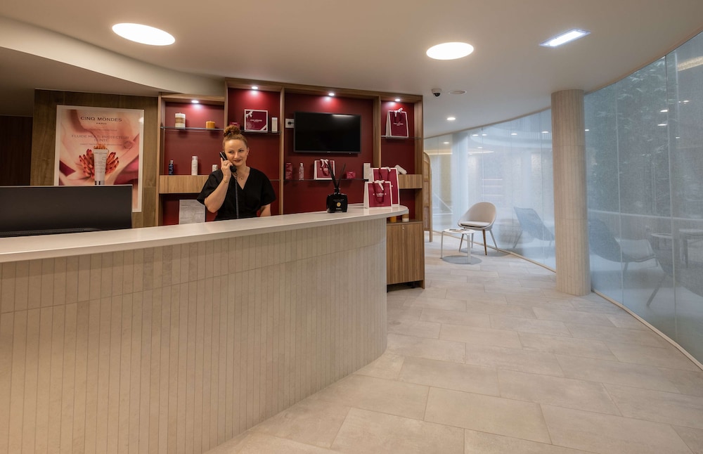 Golden Tulip Lyon Ouest Techlid - Hotel & Spa 7/76