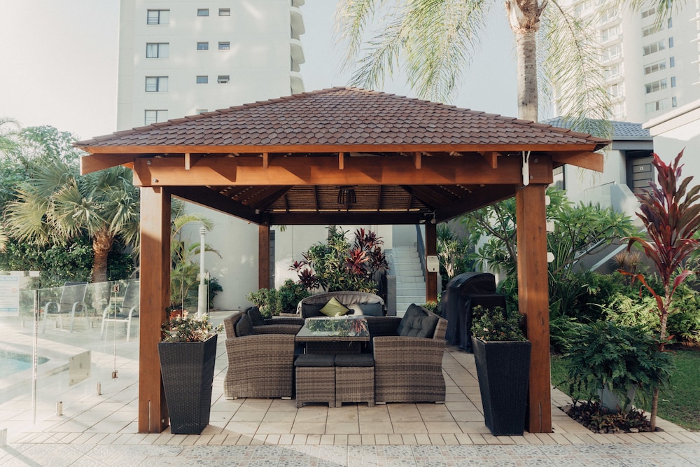 Burleigh Palms Holiday Apartments 6/75