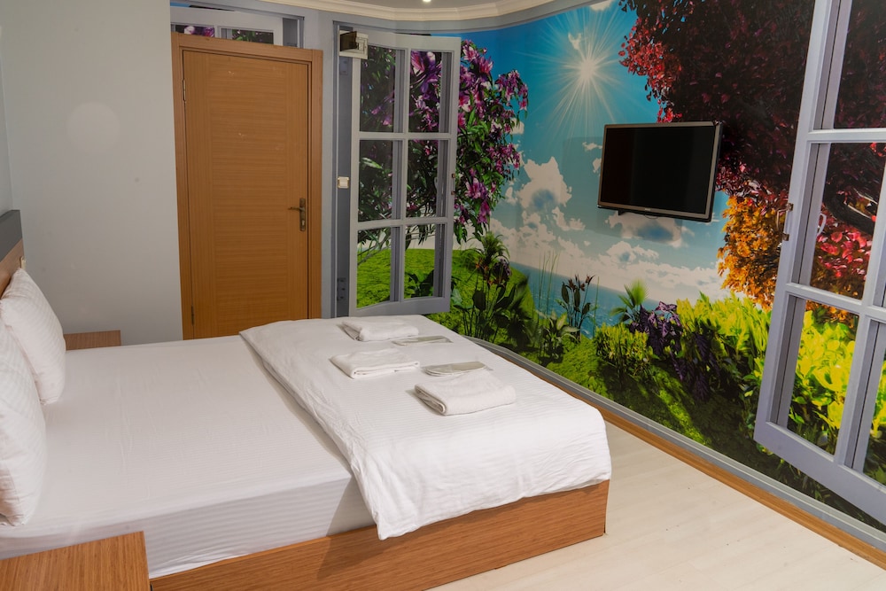 Heraldic Room Hotel 13/50