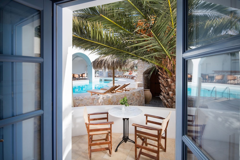 Meltemi Luxury Suites 7/18
