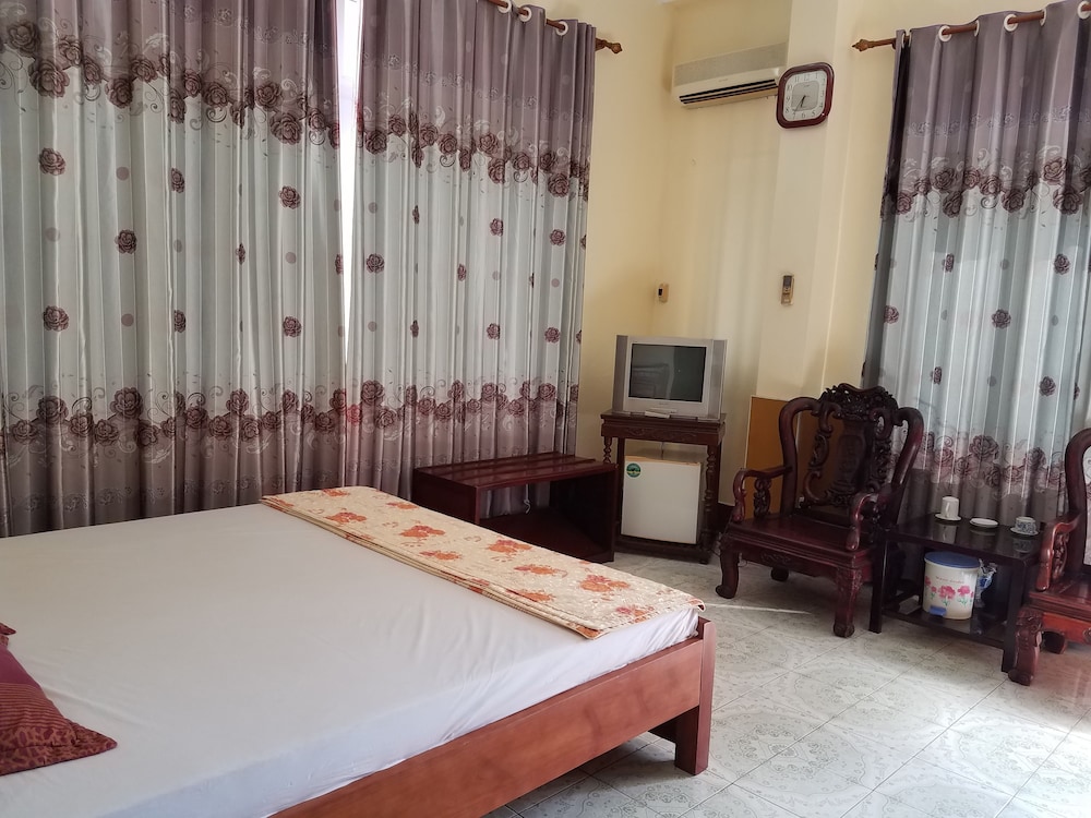 Linh Dan Hotel 13/32