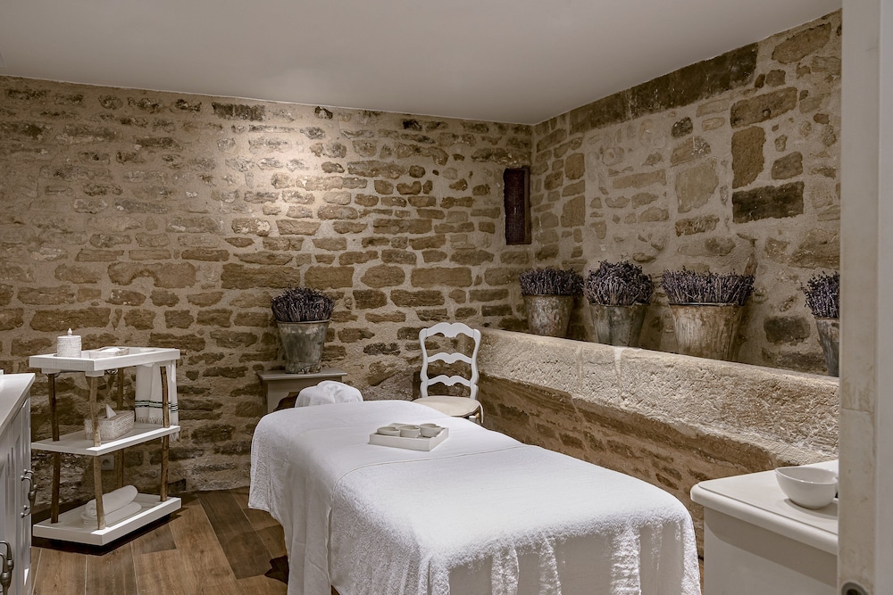 Hotel Crillon le Brave 25/50