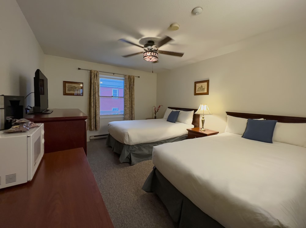 The Downtown, A Coast Hotel 31/58