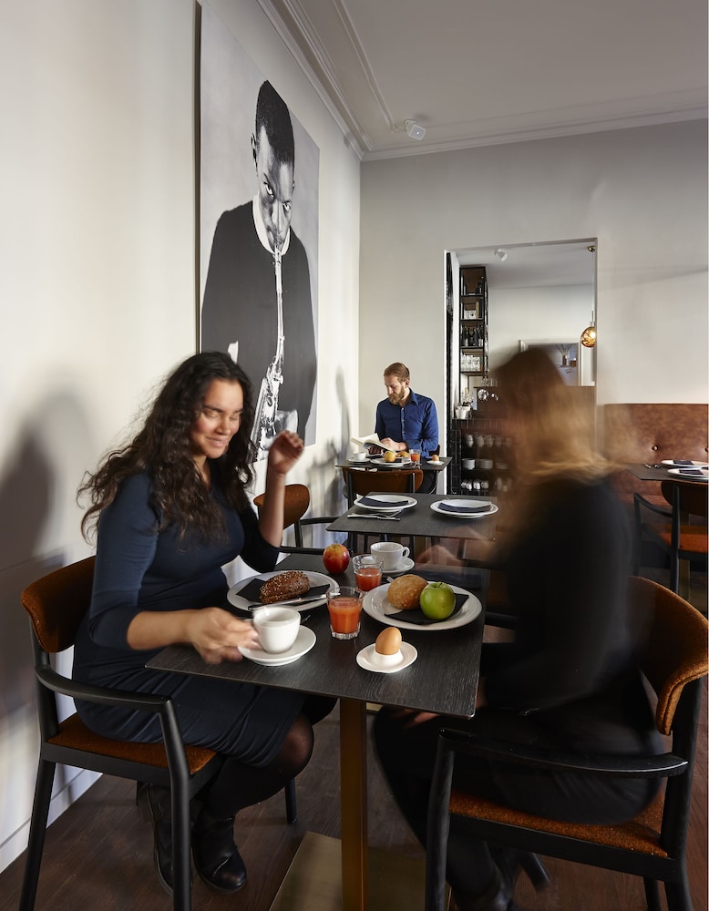 restaurant-cafeteria