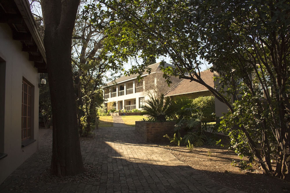Ruth Avenue Guest House 30/34