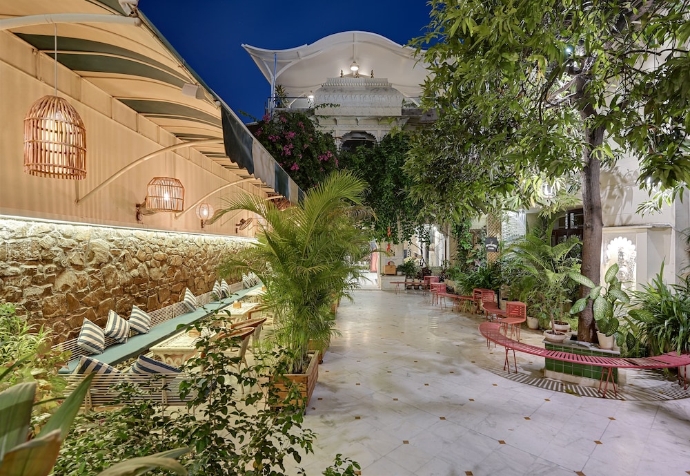 Hotel Swaroop Vilas 47/49