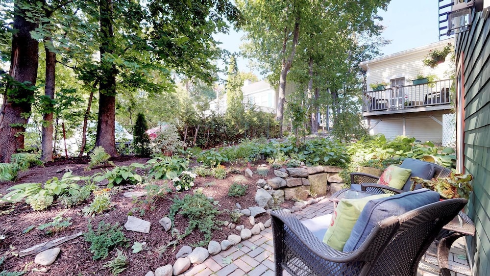 Holbrook House Bed and Breakfast- Bar Harbor ME 38/50