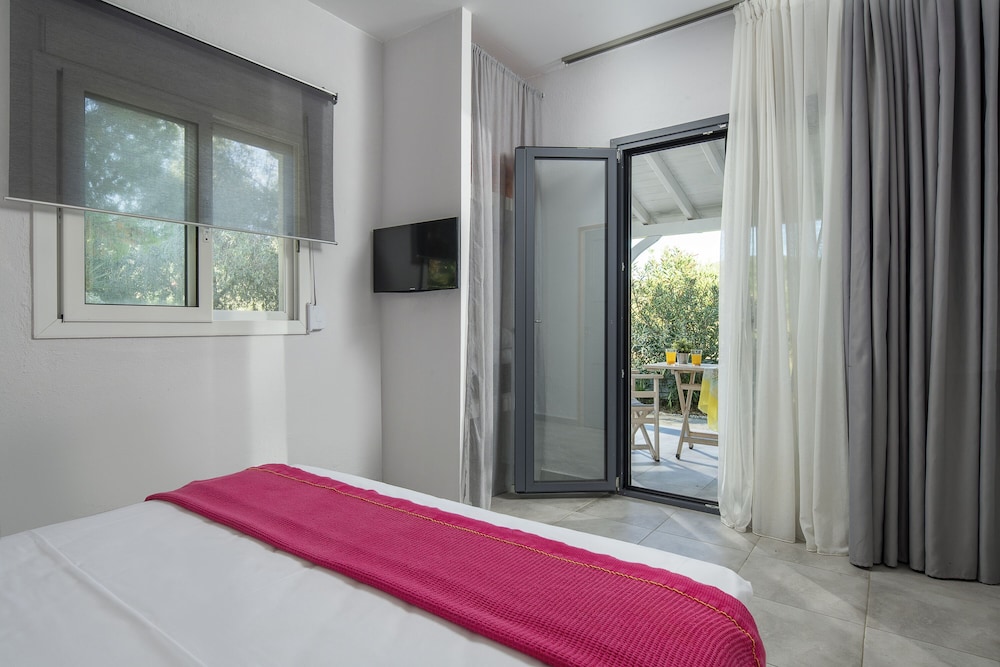 1 Bedroom, Bungalow, Queen Bed, Private Garden, Sofa