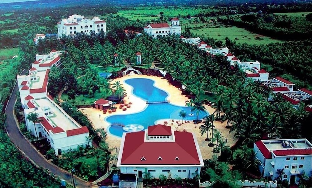 GOLDEN PALMS SPA 25/28