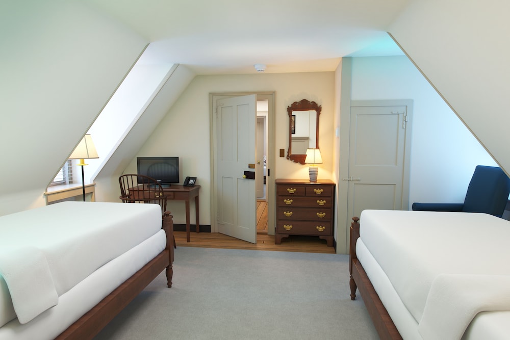 2 BEDROOMS, SIGNATURE, HOUSE