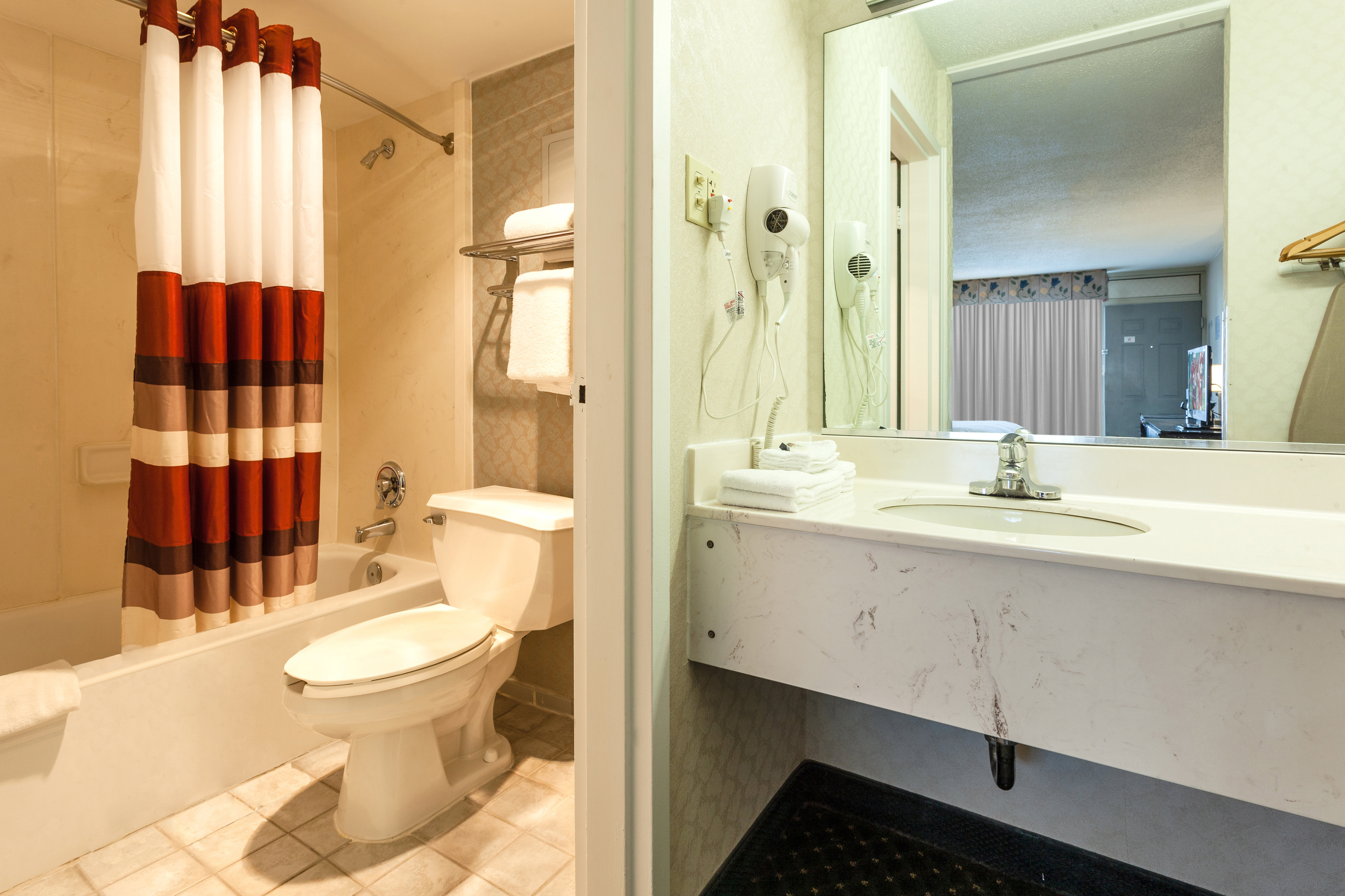 غرفة سوبيريور بسرير كينج، Red Roof Inn & Suites DeKalb 6/6