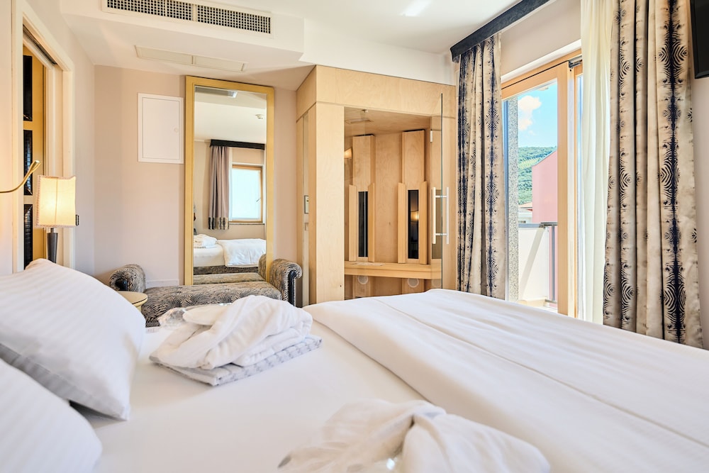 SUITE, SAUNA