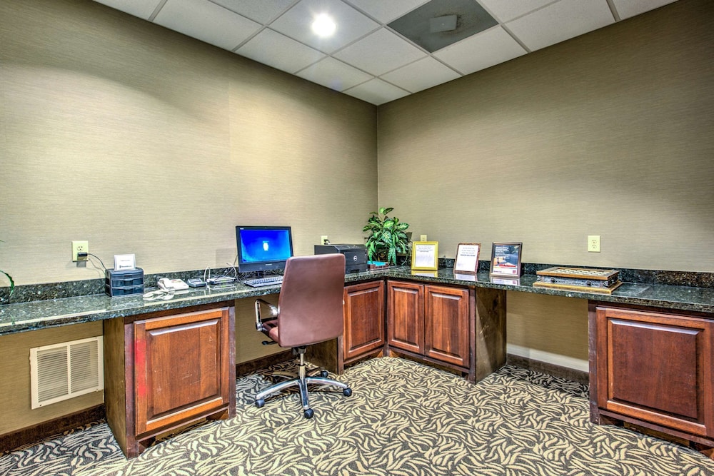 Comfort Suites Tomball Medical Center, TX 53/57