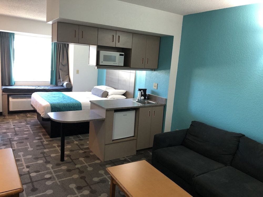 Red Lion Inn & Suites Elk Grove Village, IL 19/42