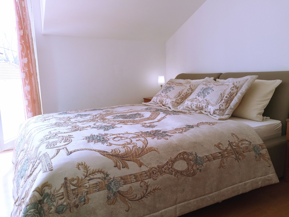 Adria Apartments 9/50