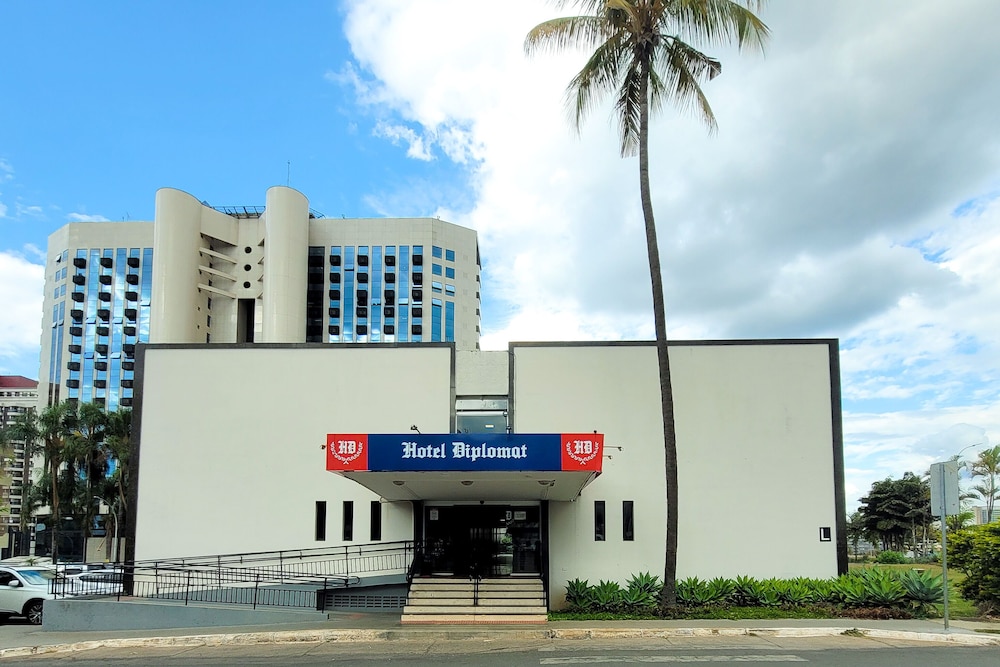 Diplomat Hotel 5/57