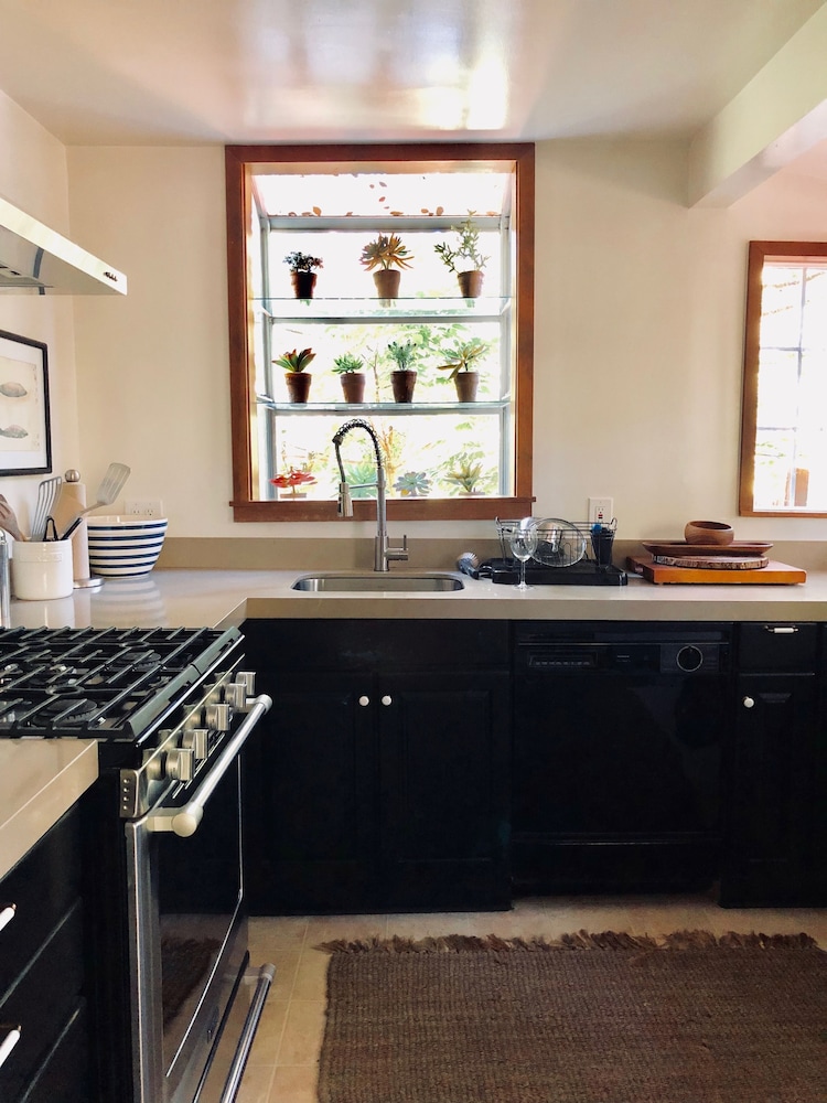 Family, Cottage, King Bed, Creek Side, Garden View, 2 Sofa, Kitchen