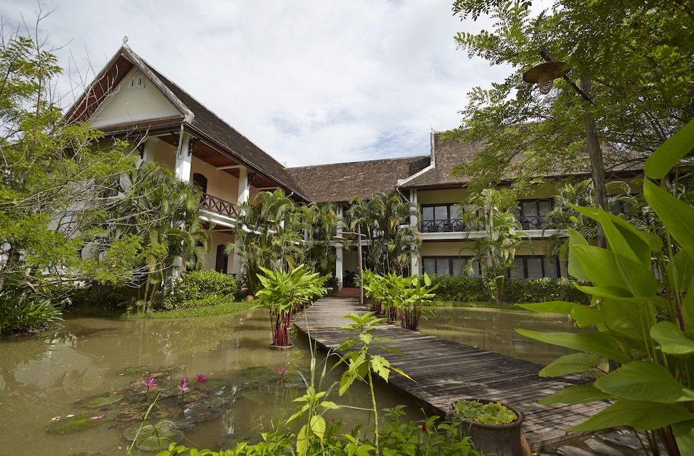 Santi Resort Spa 36/46