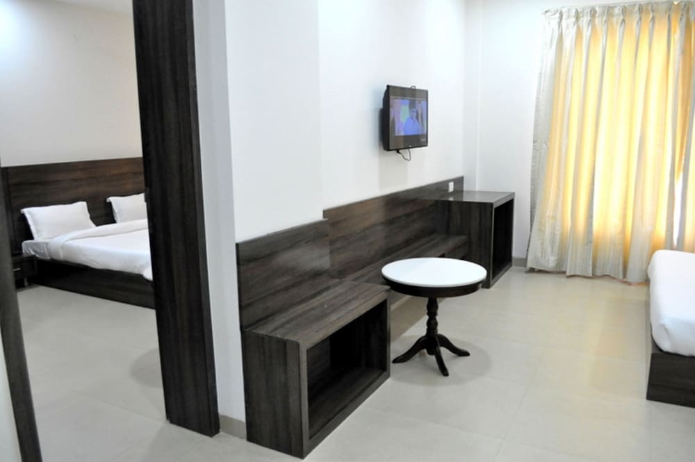 Hotel The Royal Bharti 21/38