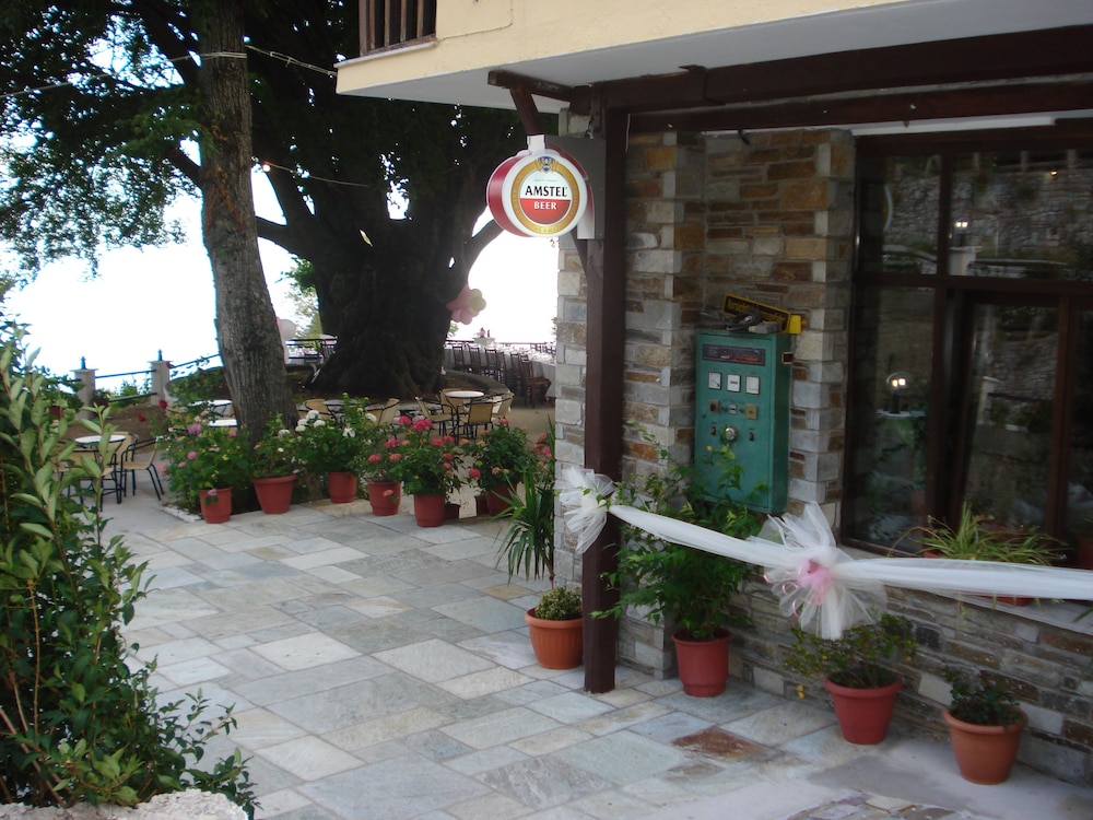 Hani Zisi Hotel 2/50