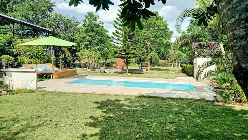 Les Collines Resort 33/41