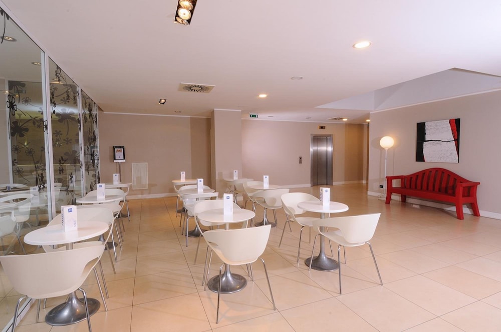 iH Hotels Milano Watt 13 65/76