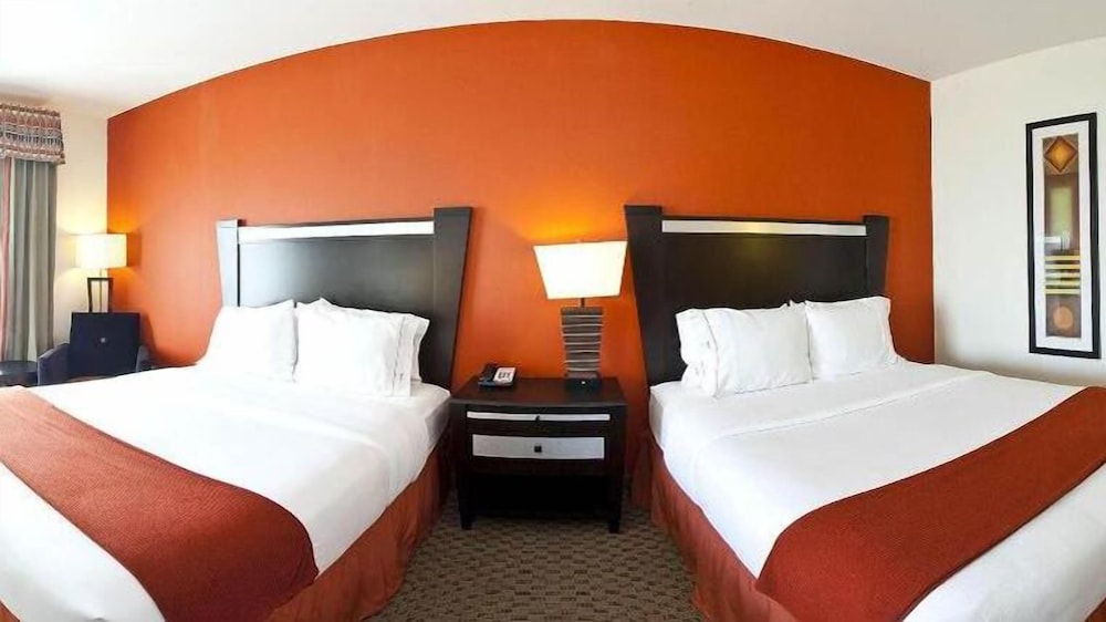 Standard, 2 Queen Beds, Accessible