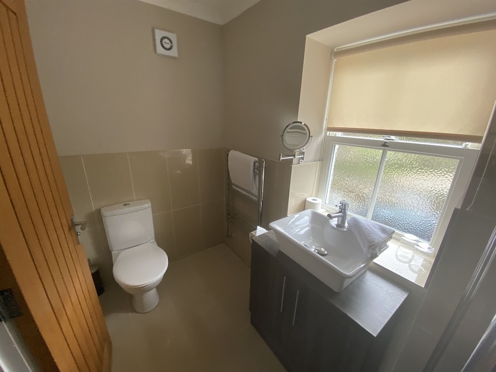 The Three Horseshoes Hotel 45/50