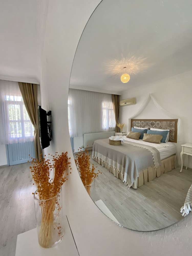 Alasonya Otel Alacati by Lamira 12/31
