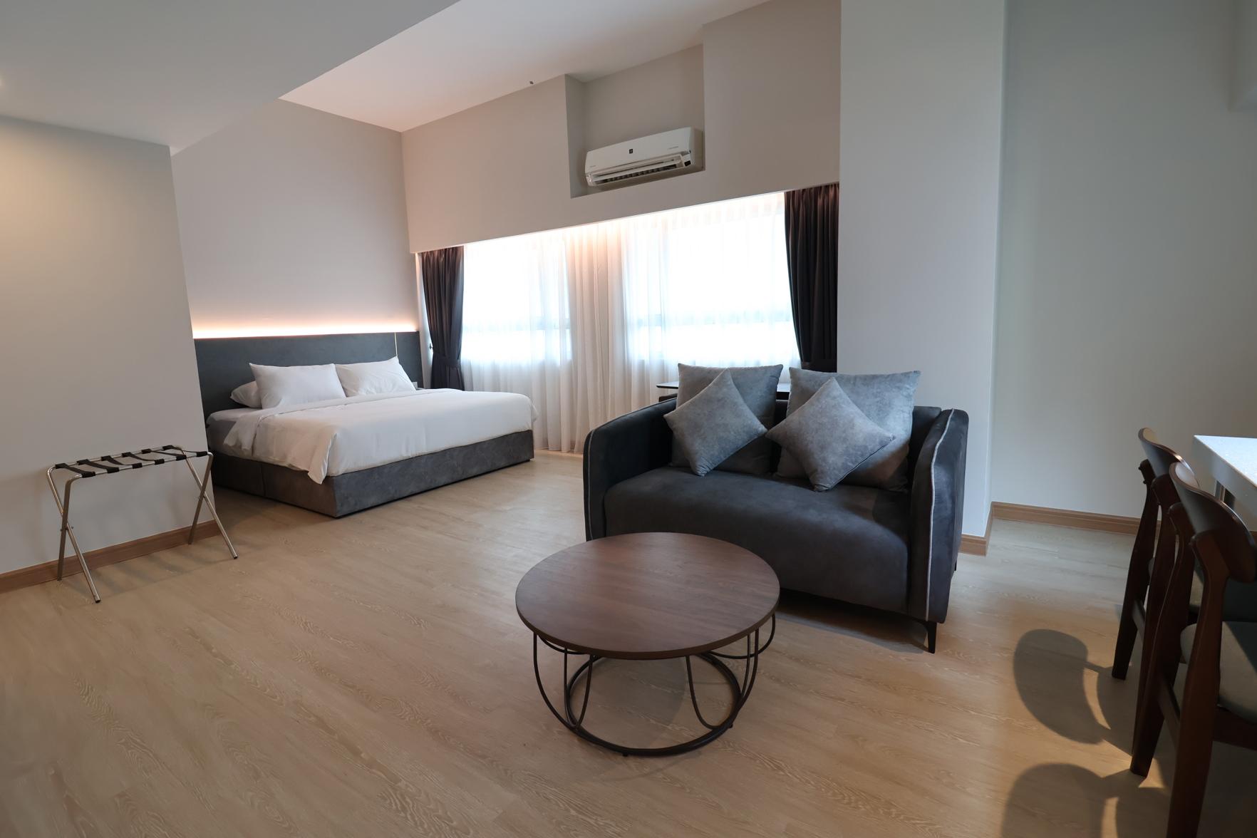 Renovated, Crown, Studio