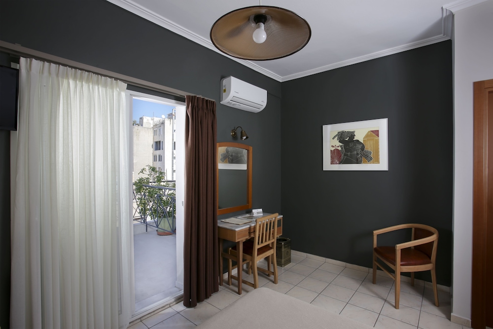 Evripides Hotel 58/69