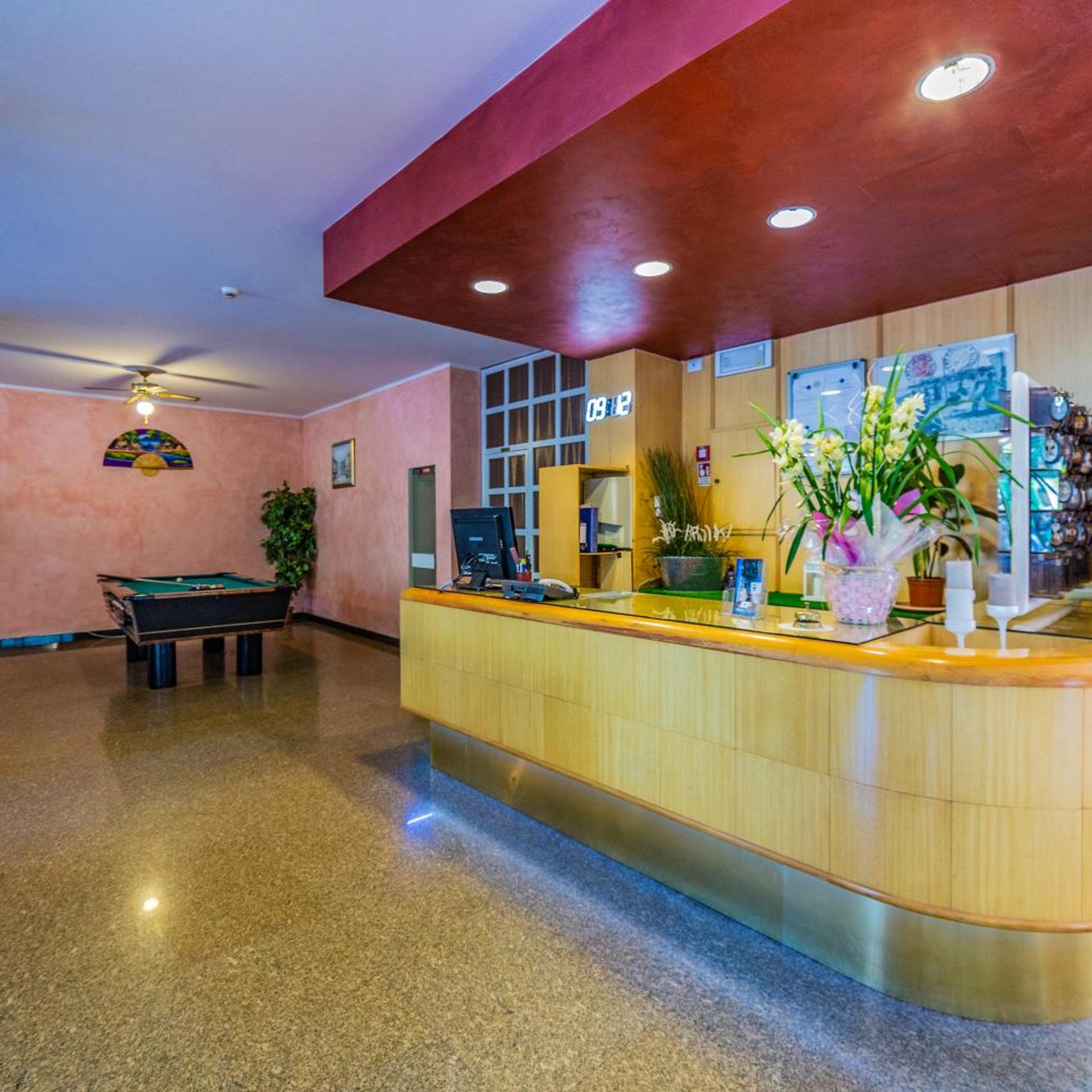 Hotel Beverly 7/49