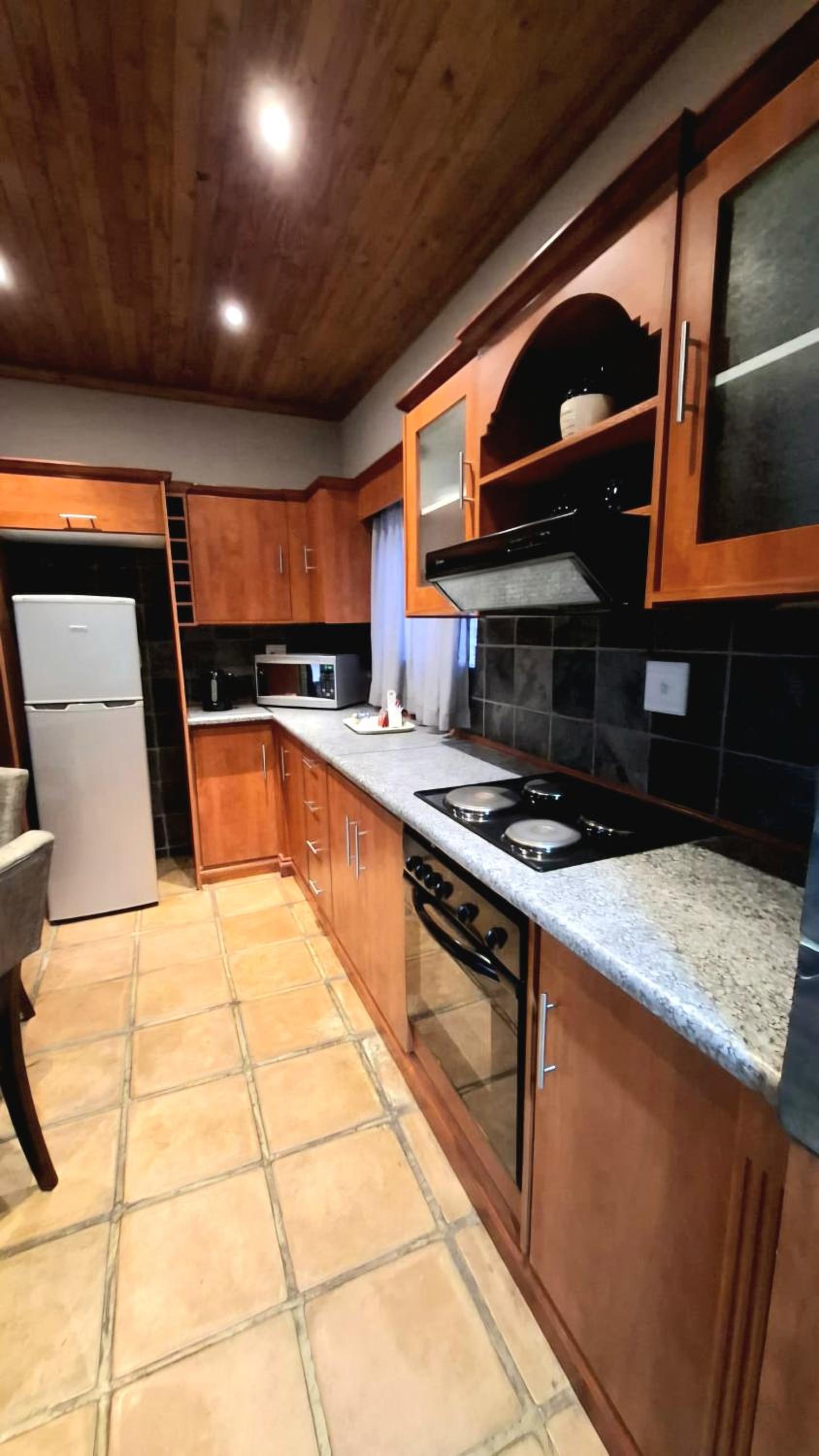 Home Away Guest House 25/34
