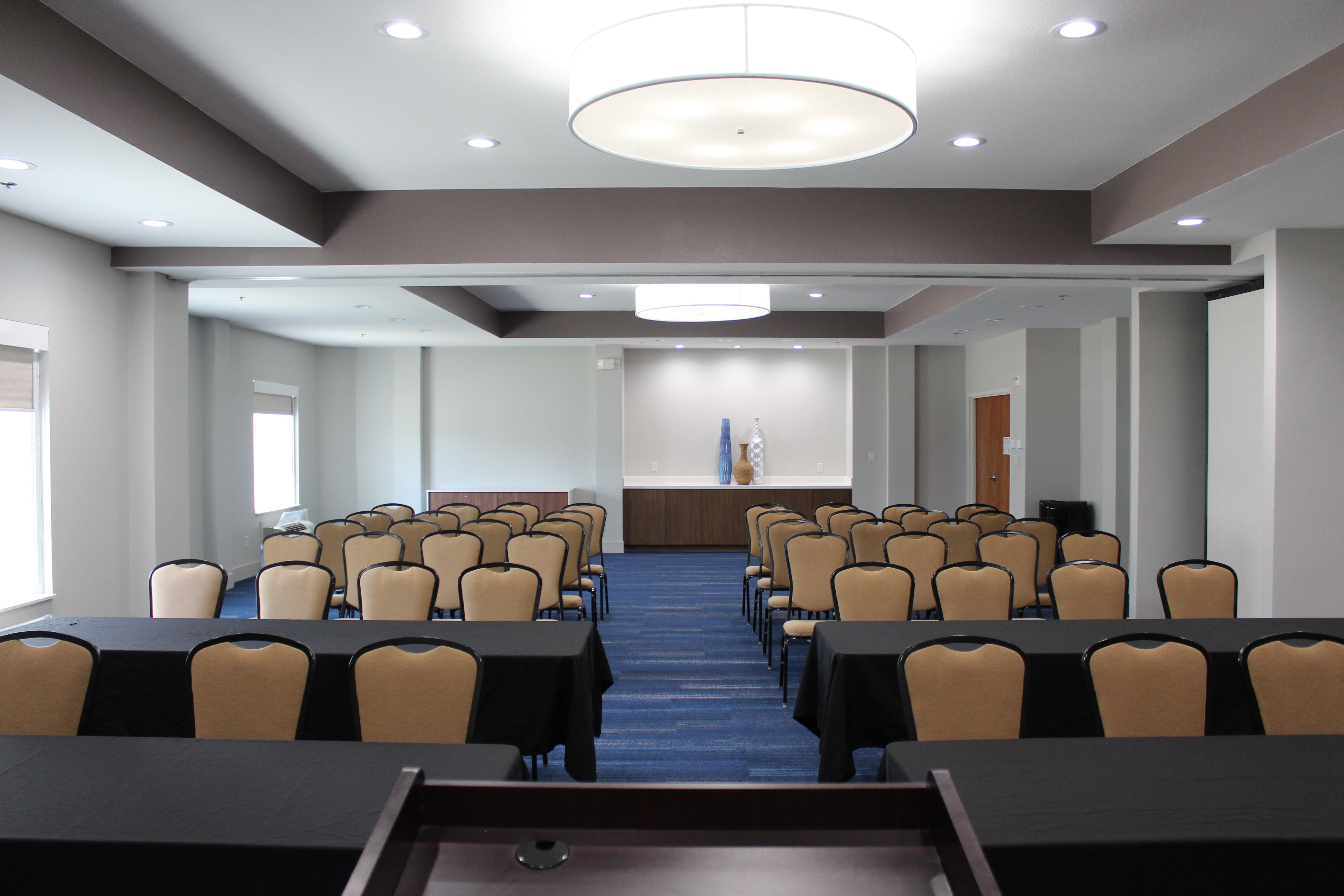 Holiday Inn Express Hotel and Suites Mansfield 48/52