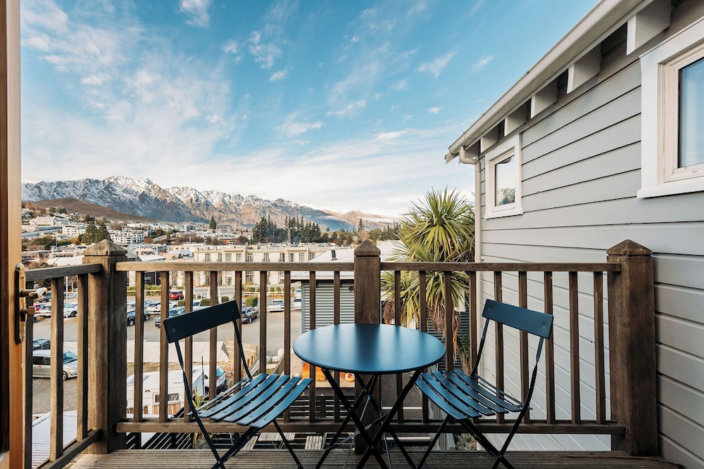 Dairy Private Luxury Hotel 68/81