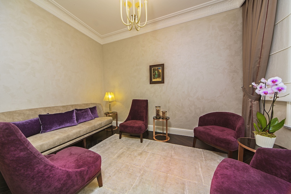Nar Bagdatliyan Hotel 42/70